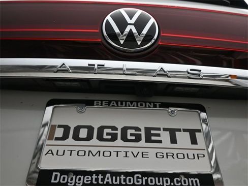 New 2026 Volkswagen Atlas SE image 16