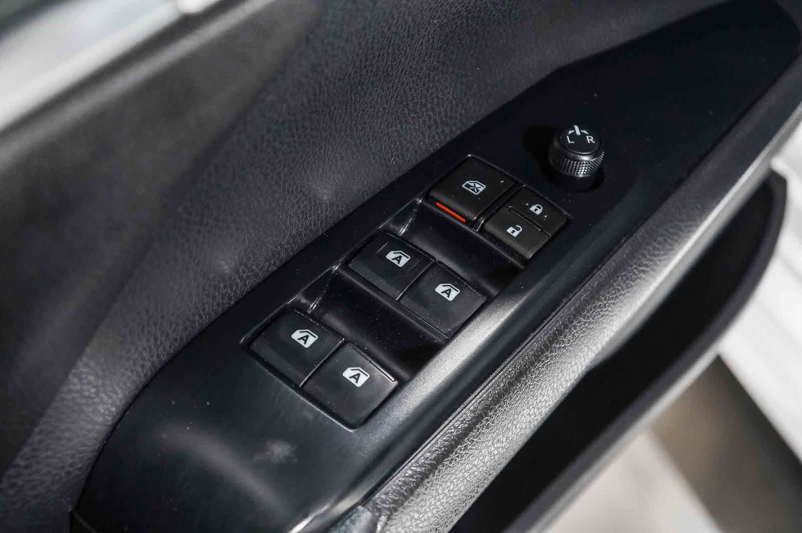 Used 2020 Toyota Camry SE FWD image 22