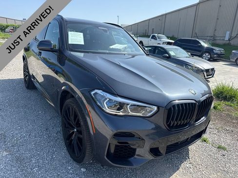 Used 2022 BMW X5 xDrive40i w/ M Sport Package AWD/4WD image 3