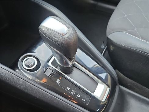 Used 2020 Nissan Kicks S image 13