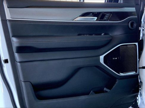 New 2026 Jeep Grand Wagoneer Limited AWD/4WD image 18