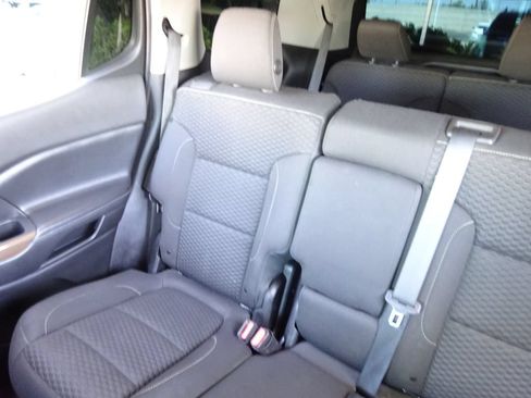 Used 2019 GMC Acadia SLE FWD image 13