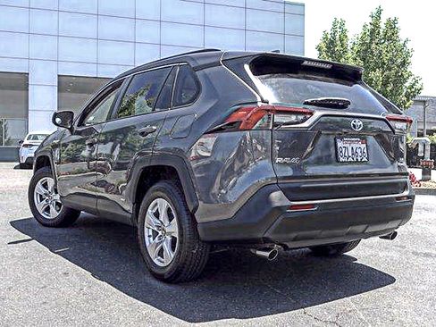 Certified 2021 Toyota RAV4 LE AWD/4WD image 7