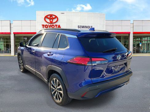 Used 2023 Toyota Corolla Cross XLE image 4