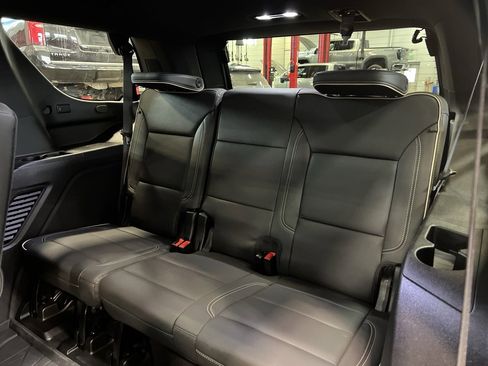 Used 2024 Chevrolet Tahoe Premier w/ Premium Package image 40