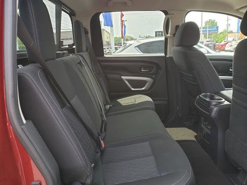 Used 2017 Nissan Titan SV AWD/4WD image 19