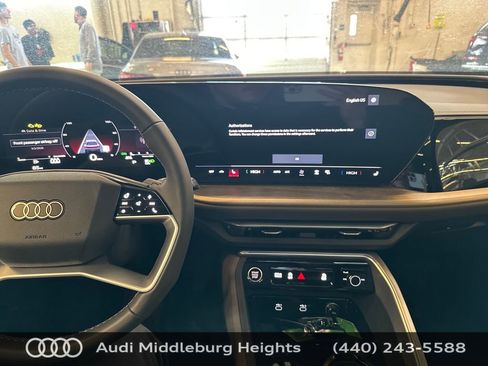 Used 2025 Audi Q5 Premium Plus image 12