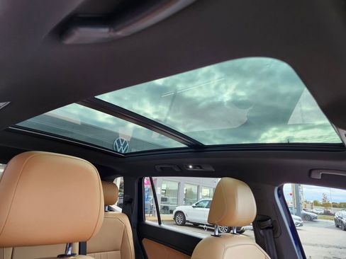 Certified 2022 Volkswagen Tiguan SE image 23