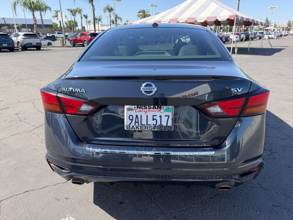 Used 2021 Nissan Altima 2.5 SV w/ SV Premium Package FWD image 3