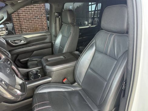 Used 2021 Chevrolet Suburban RST w/ Luxury Package image 15