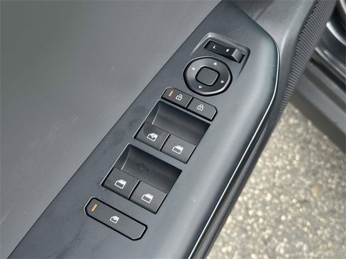 New 2025 Kia K4 LXS image 8
