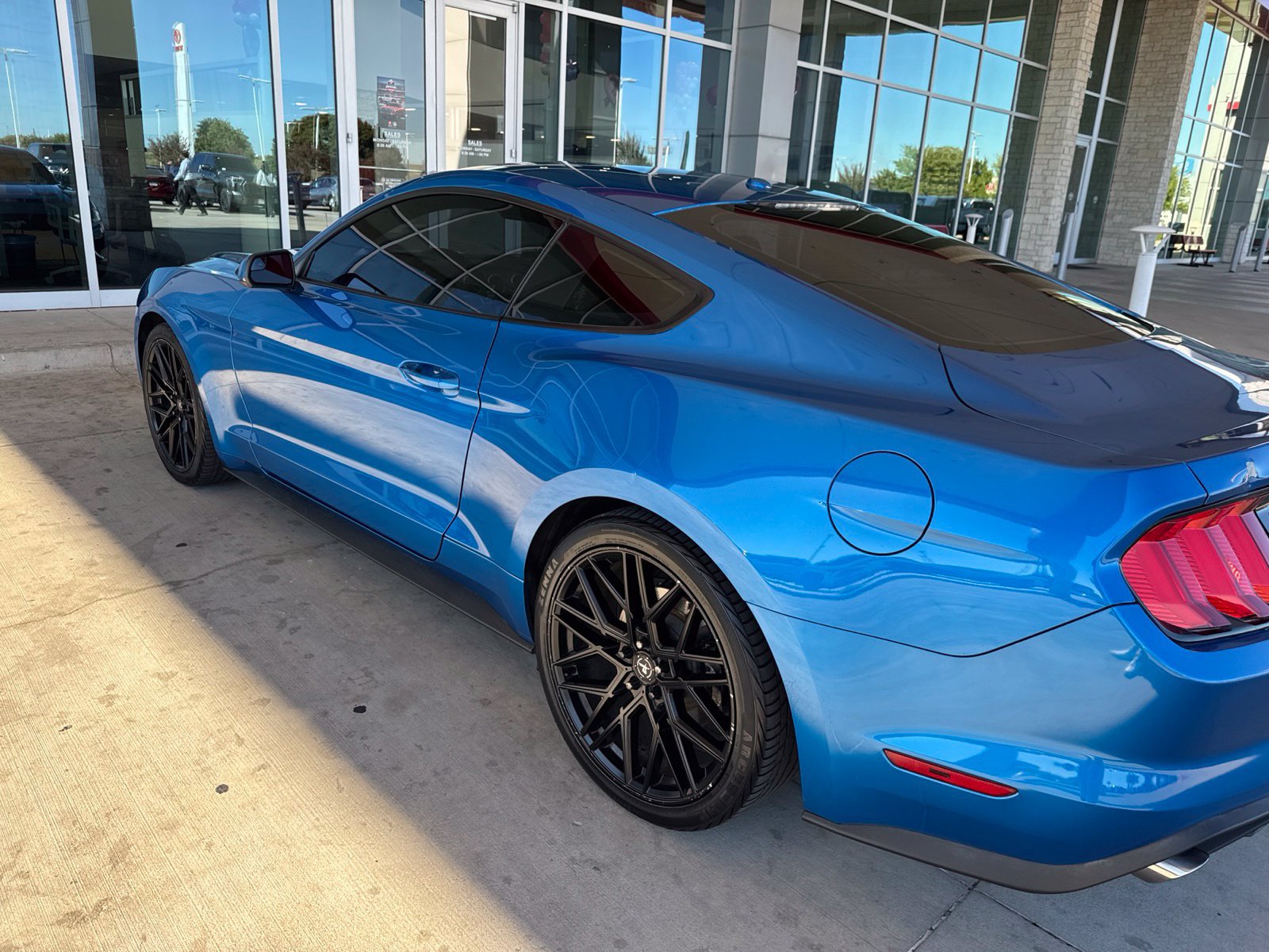 Used 2019 Ford Mustang Coupe RWD image 13