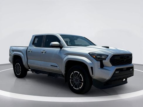 Used 2024 Toyota Tacoma TRD Sport w/ TRD Sport Premium Package AWD/4WD image 6