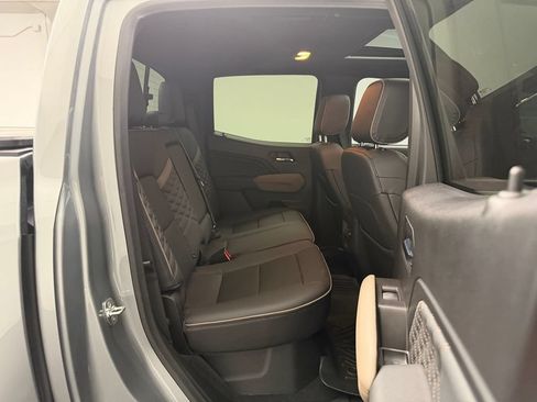 Used 2025 GMC Canyon Denali AWD/4WD image 30