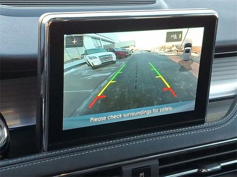 Used 2022 Lincoln Corsair AWD w/ Premium Package image 21