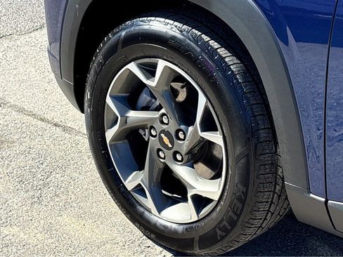 Used 2024 Chevrolet Trax LT FWD image 19