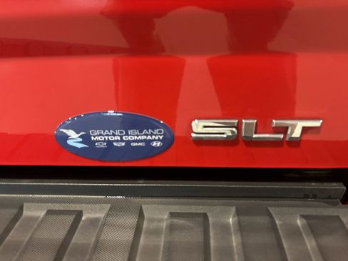 Used 2018 GMC Sierra 1500 SLT image 31