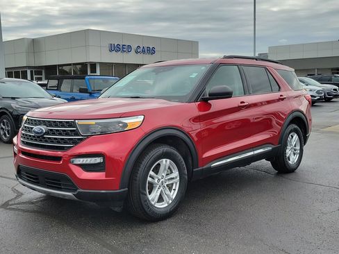 Certified 2023 Ford Explorer XLT w/ Equipment Group 202A AWD/4WD image 8