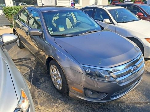 Used 2011 Ford Fusion SE w/ 201A Rapid Spec Order Code FWD image 2