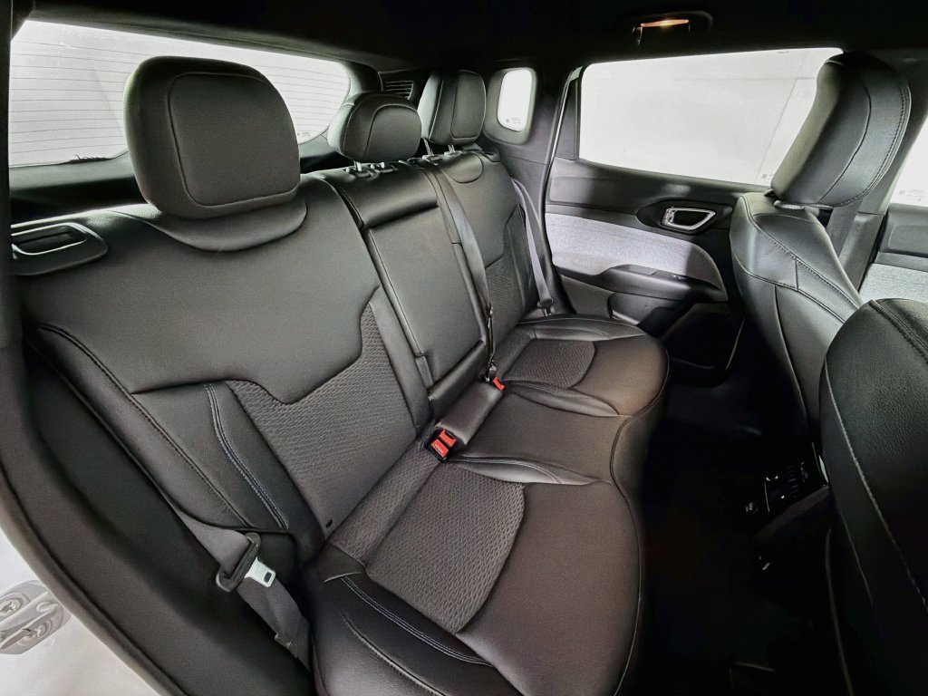 New 2026 Jeep Compass Latitude AWD/4WD image 24
