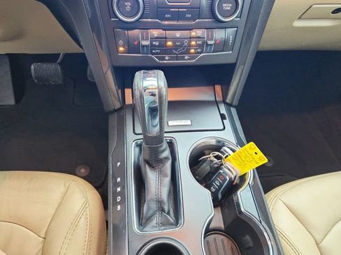 Used 2017 Ford Explorer XLT w/ Equipment Group 202A FWD image 25