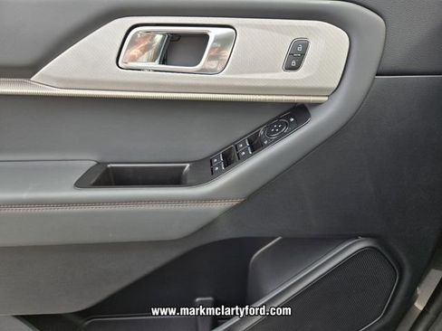 New 2026 Ford Explorer Active w/ Active Comfort Package RWD image 22
