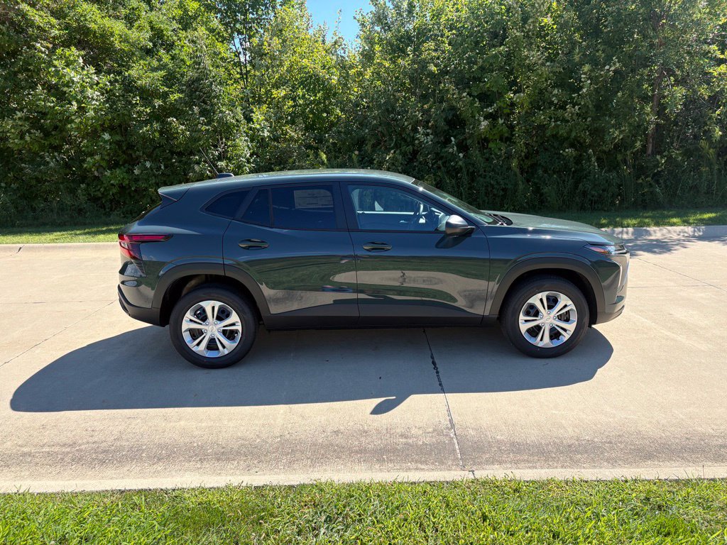 New 2026 Chevrolet Trax LS w/ Driver Confidence Package FWD image 10