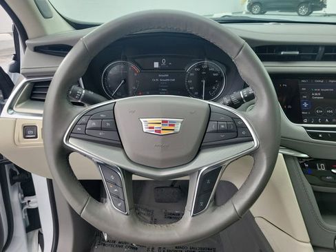 Used 2023 Cadillac XT5 Premium Luxury image 13
