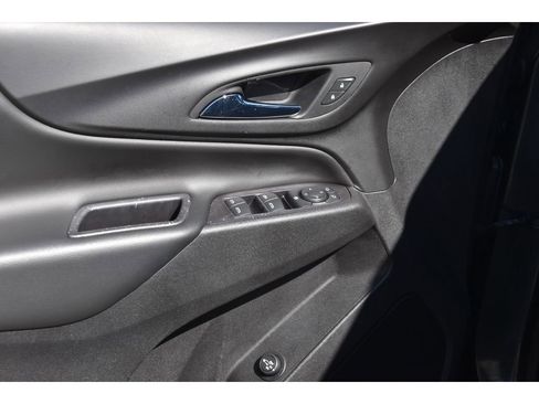 Used 2020 Chevrolet Equinox LT w/ Driver Convenience Package image 25