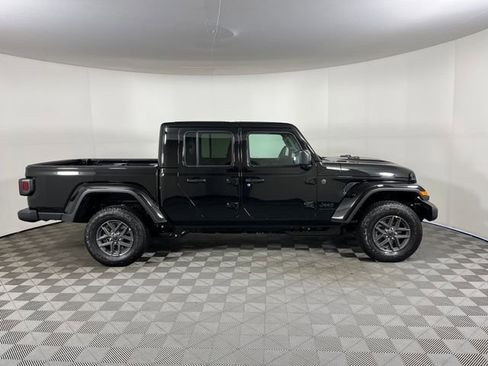 New 2026 Jeep Gladiator Sport image 4