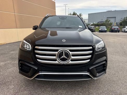 Used 2025 Mercedes-Benz GLS 580 4MATIC image 2
