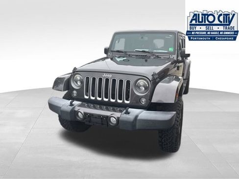 Used 2016 Jeep Wrangler Unlimited Sahara w/ Dual Top Group AWD/4WD image 29