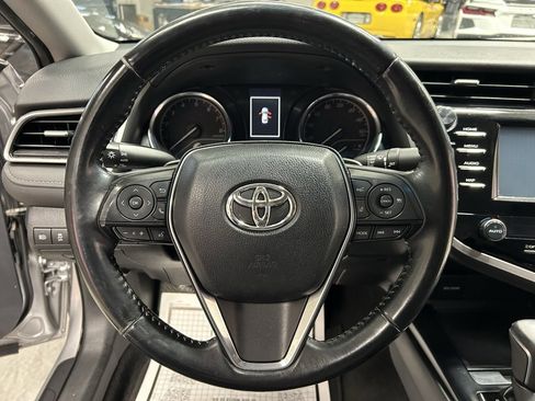 Used 2019 Toyota Camry SE image 10