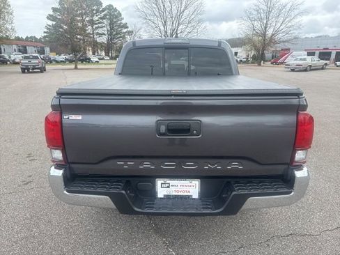 Used 2022 Toyota Tacoma SR5 w/ SR5 Appearance Package (SM) image 4