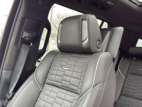 Certified 2024 Cadillac Escalade Premium Luxury Platinum AWD/4WD image 23