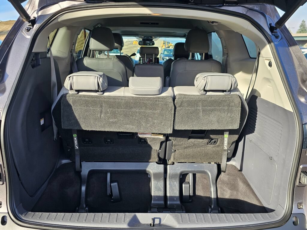 Used 2021 Toyota Sienna XLE FWD image 30