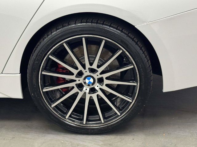 Used 2016 BMW 340i xDrive Sedan w/ Technology Package AWD/4WD image 18