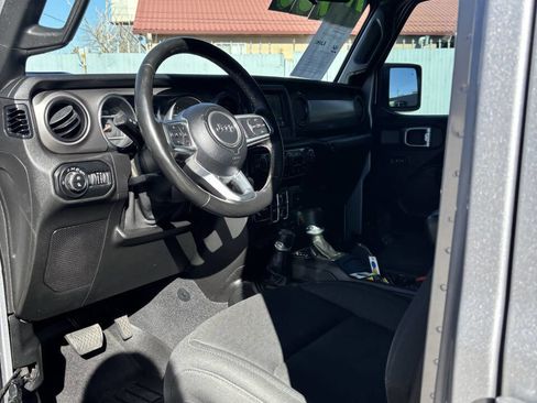 Used 2020 Jeep Gladiator Sport w/ Quick Order Package 24S image 6