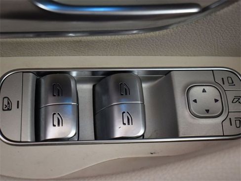 Used 2022 Mercedes-Benz GLE 350 w/ AMG Line Exterior image 29