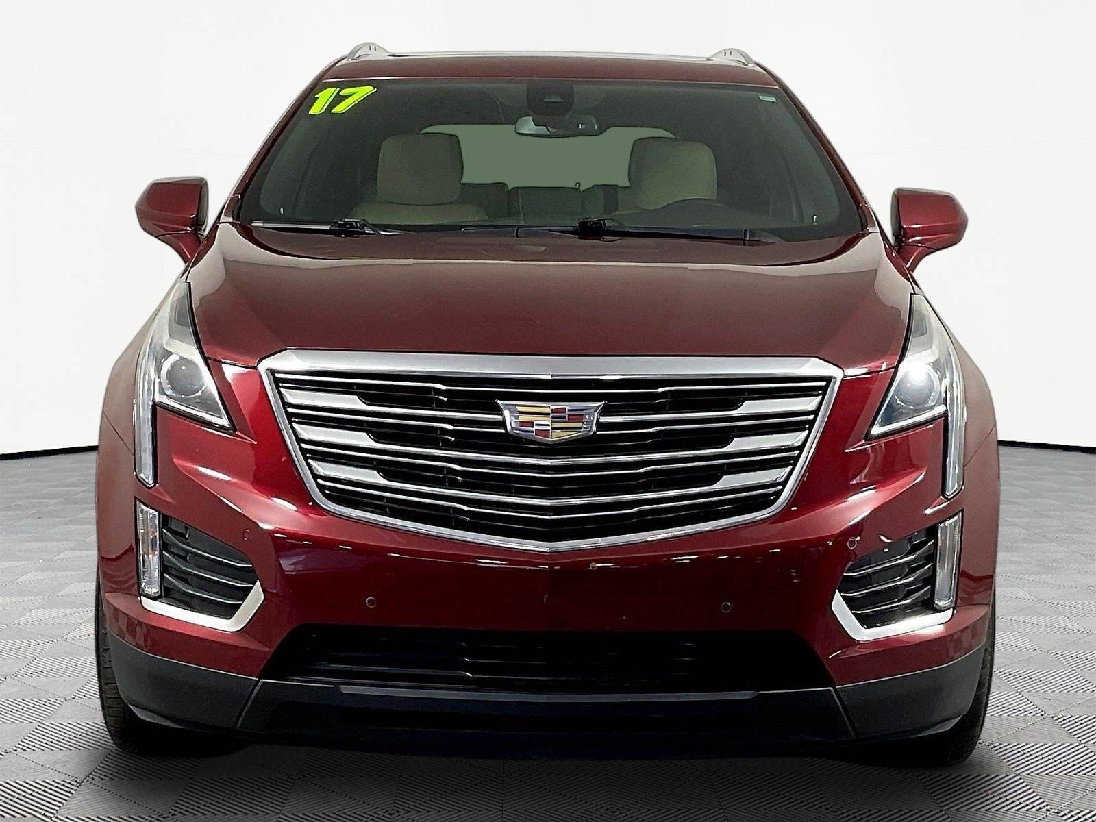 Used 2017 Cadillac XT5 Luxury w/ Driver Awareness Package FWD image 2