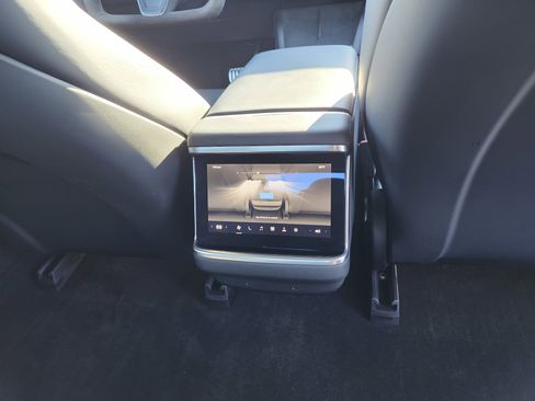 Used 2022 Tesla Model S AWD/4WD image 23