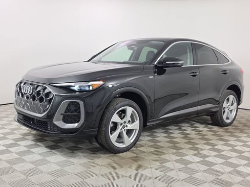 Certified 2025 Audi Q5 Premium Plus AWD/4WD image 3