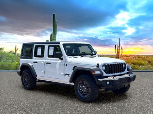 Used 2025 Jeep Wrangler Unlimited Sport AWD/4WD image 7