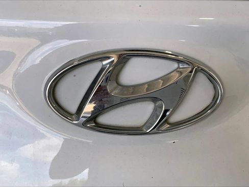 Used 2019 Hyundai Kona SE FWD image 9