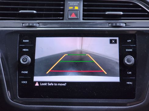 Used 2022 Volkswagen Tiguan SE image 24