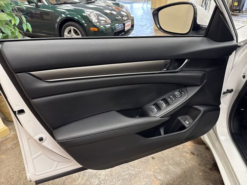 Used 2021 Honda Accord LX image 24