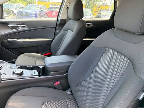 New 2026 Kia Sportage LX FWD image 19