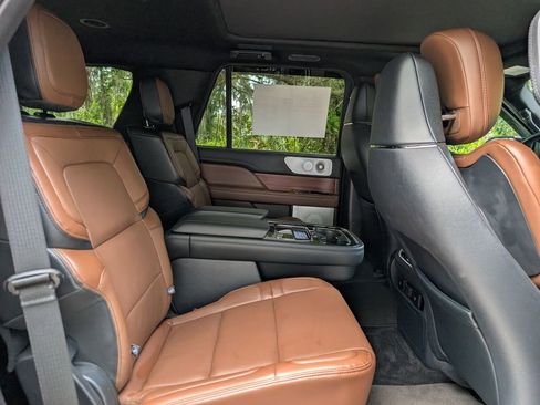 Used 2024 Lincoln Navigator Reserve AWD/4WD image 22