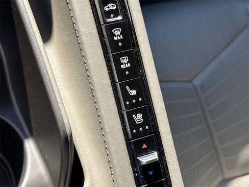 Used 2024 Chevrolet Corvette Stingray Premium Cpe w/ Z51 Performance Package image 33