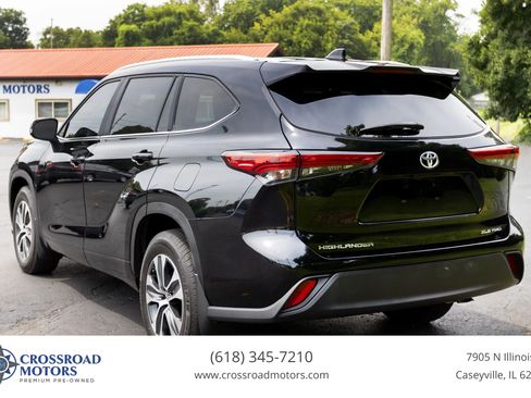 Used 2023 Toyota Highlander XLE AWD/4WD image 4